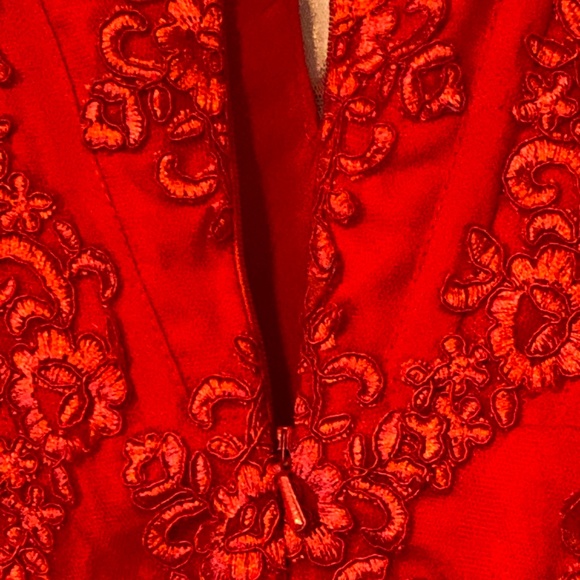 Red Mermaid Style Gown -Plus Free Surprise Gift 🎁 - Picture 9 of 16